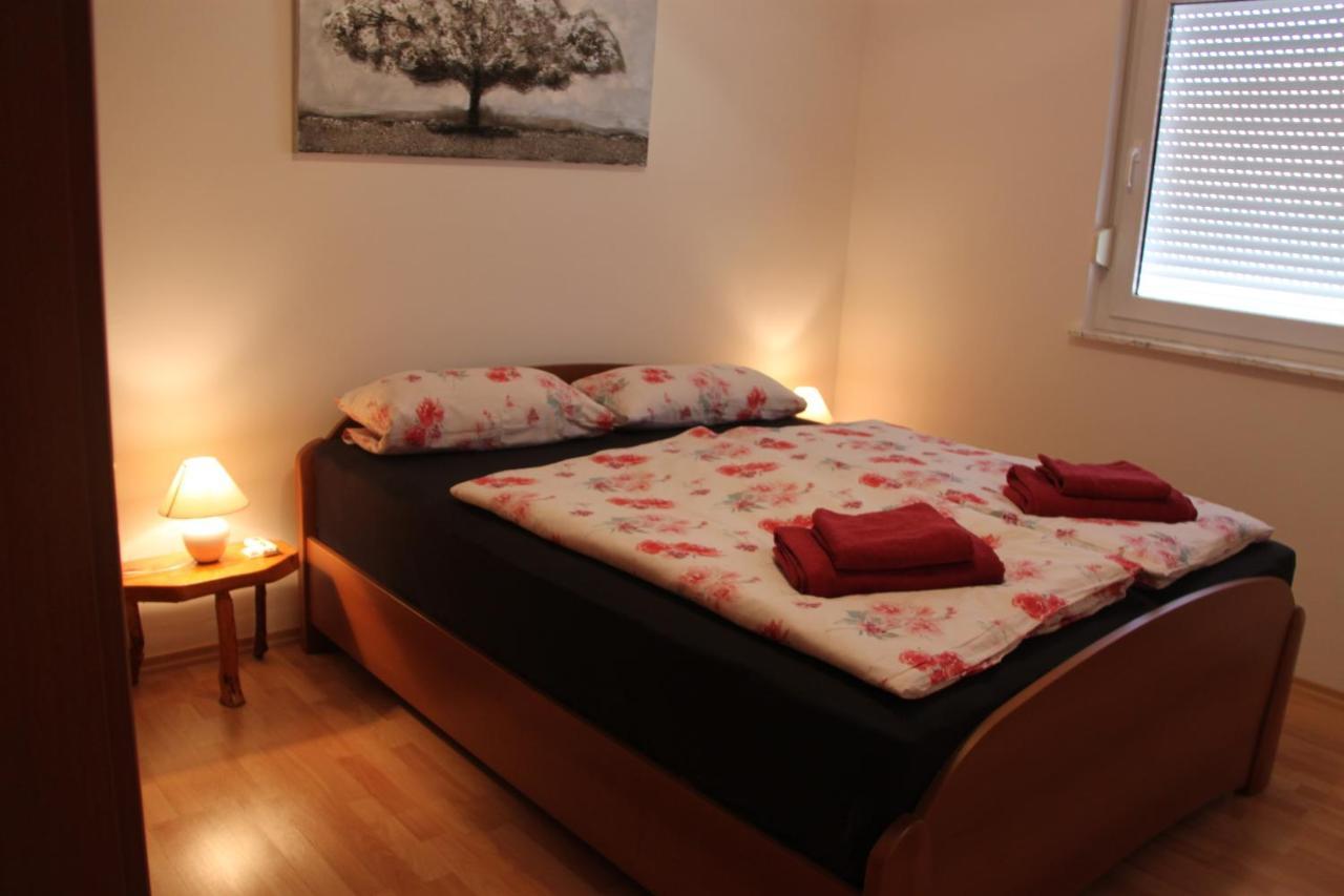 Gallery Apartman Nada Žaborić Zewnętrze zdjęcie